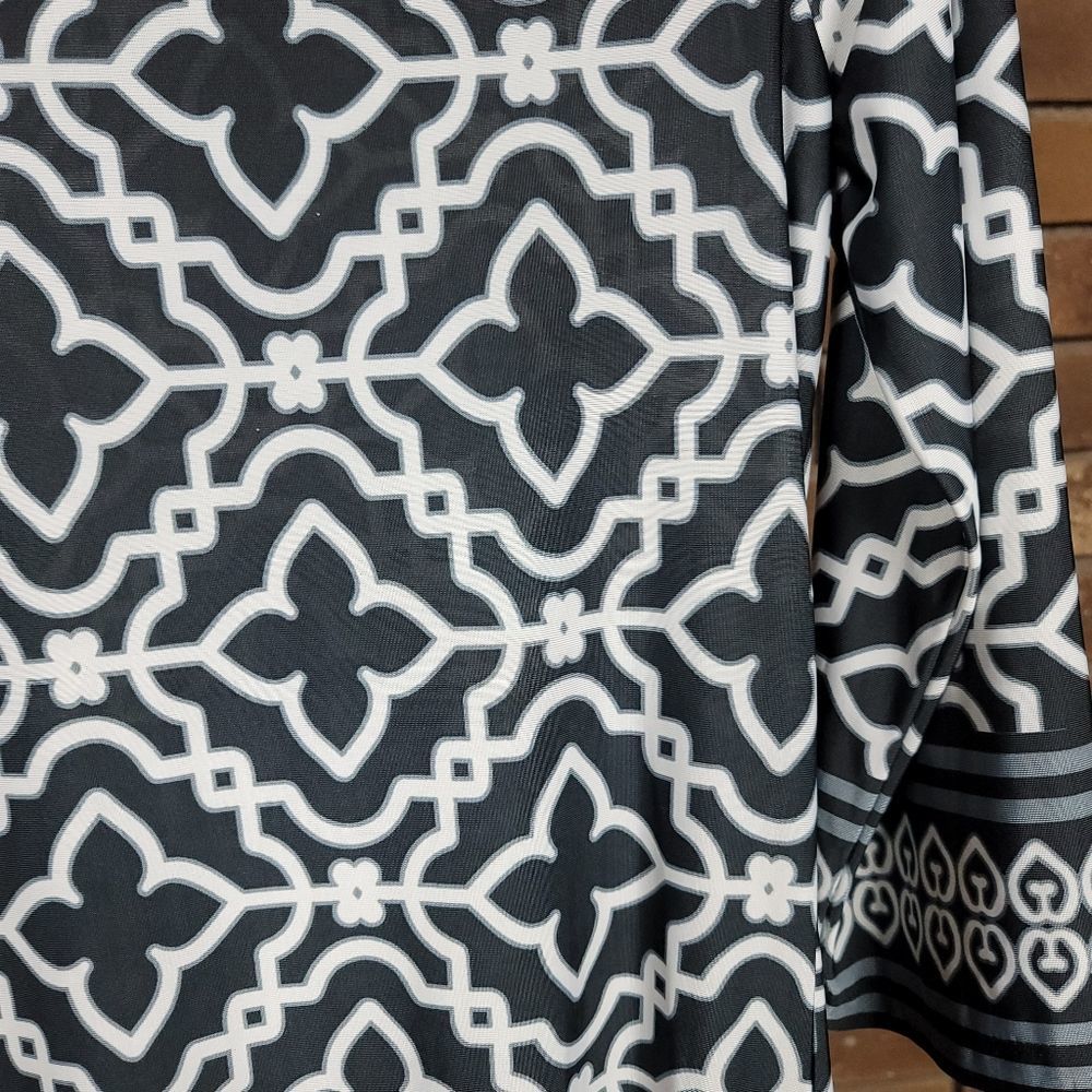 Charlie Paige 3/4 sleeve stretch printed v neck dress size s/m - Picture 6 of 8